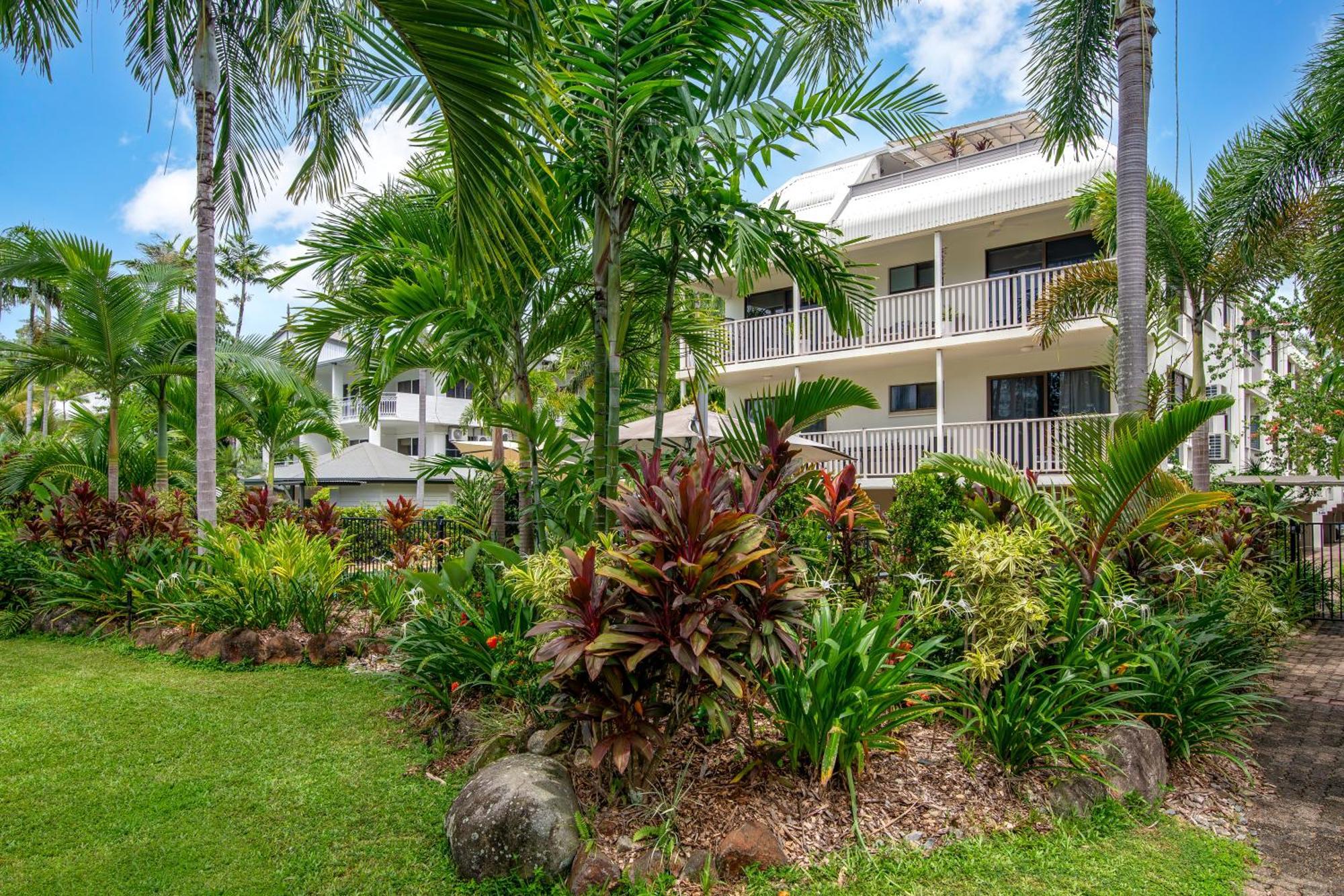 Tropical Reef Apartments Port Douglas Exterior photo